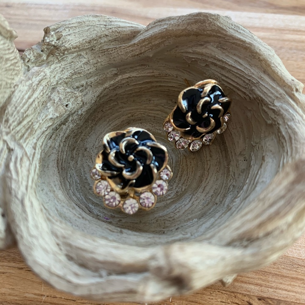 Black & Gold Roses Clear Crystal Fringe Earrings - Picture 6 of 10